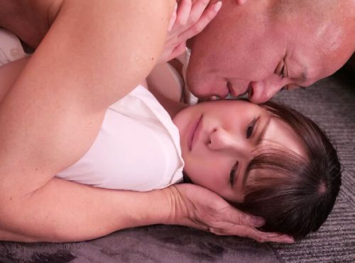 Địt em nhân viên mới có cặp vú to tròn xinh đẹp